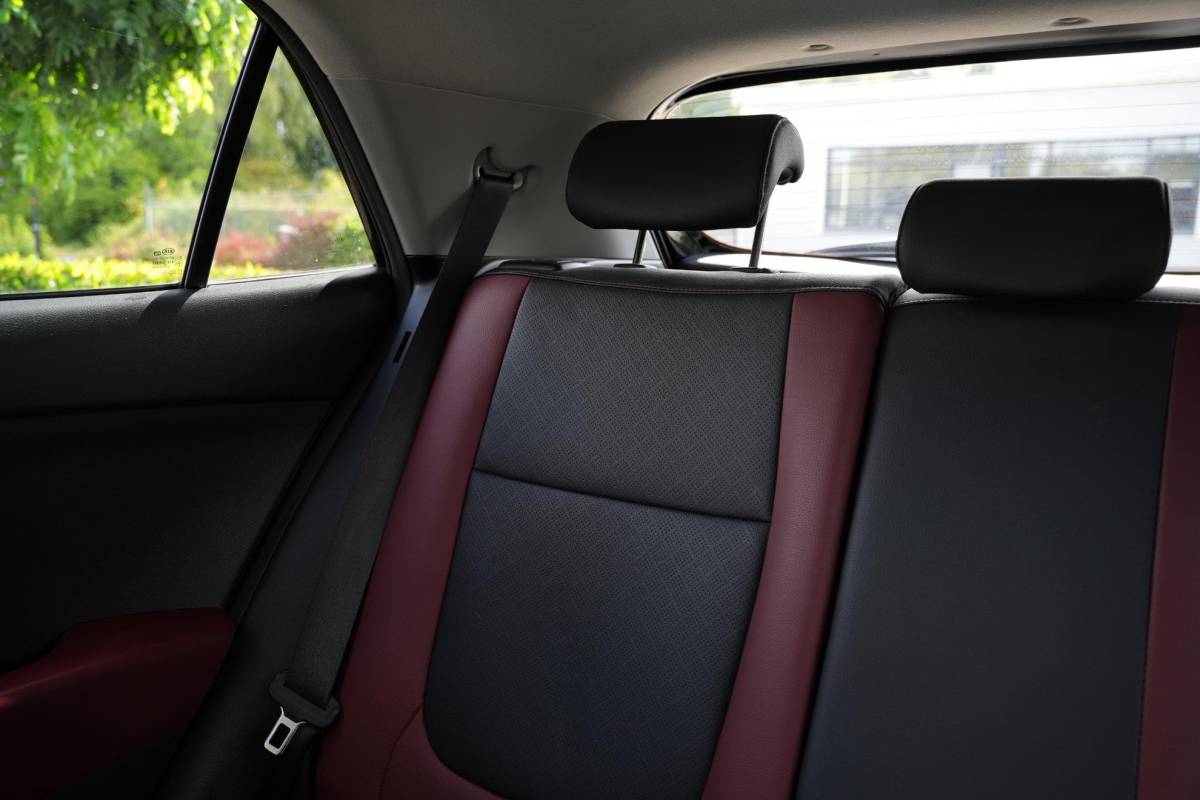 Kia Rio Kia Rio 1.0 TGDI DynamicLine Platinum Edition Schuifdak Leer Keyless Stuurverw.