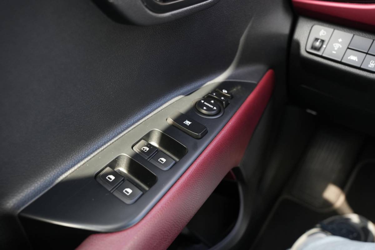 Kia Rio Kia Rio 1.0 TGDI DynamicLine Platinum Edition Schuifdak Leer Keyless Stuurverw.