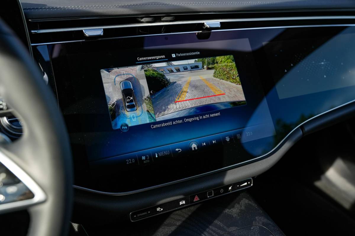 Mercedes-Benz E-Klasse Mercedes-Benz E-klasse E-klasse 200 AMG Hyperscreen Burmester Stoelkoeling 360 Camera
