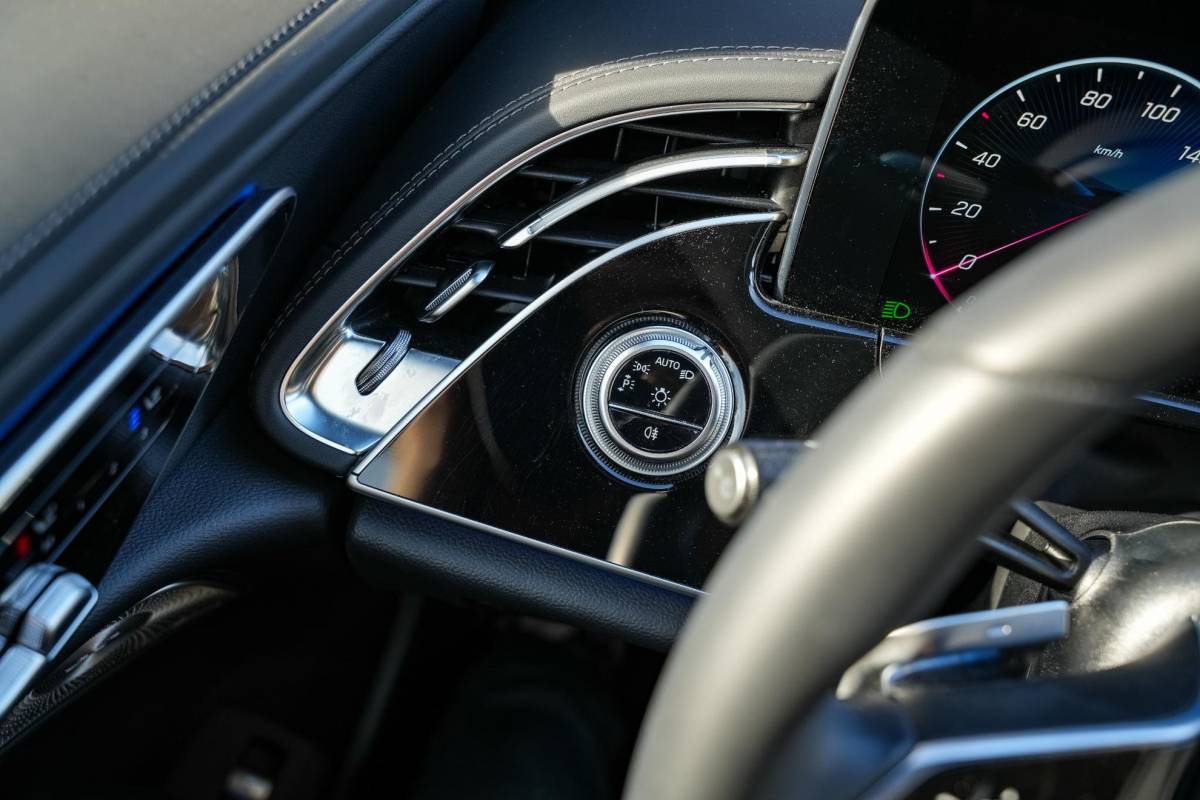 Mercedes-Benz E-Klasse Mercedes-Benz E-klasse E-klasse 200 AMG Hyperscreen Burmester Stoelkoeling 360 Camera