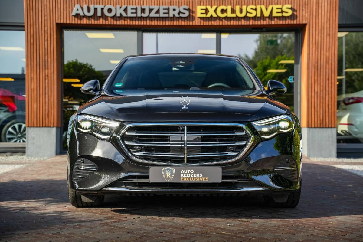 Mercedes-Benz E-Klasse Mercedes-Benz E-klasse E-klasse 200 AMG Hyperscreen Burmester Stoelkoeling 360 Camera