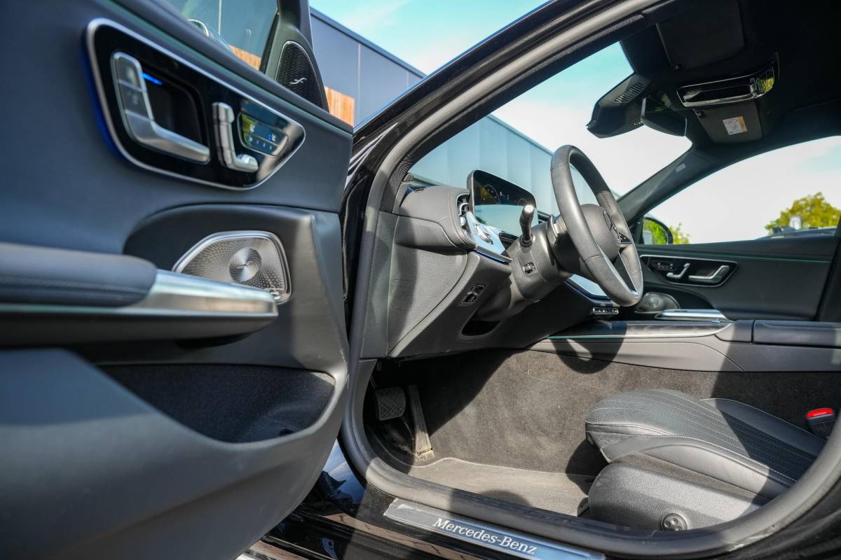 Mercedes-Benz E-Klasse Mercedes-Benz E-klasse E-klasse 200 AMG Hyperscreen Burmester Stoelkoeling 360 Camera