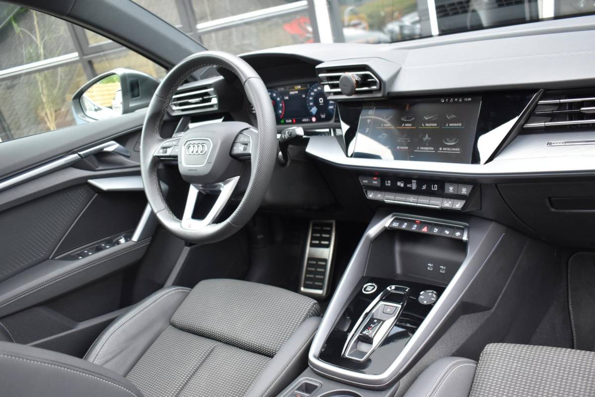 Audi A3 Audi A3 Sportback 35 TFSI 3X S-Line Pano Keyless Sonos Camera