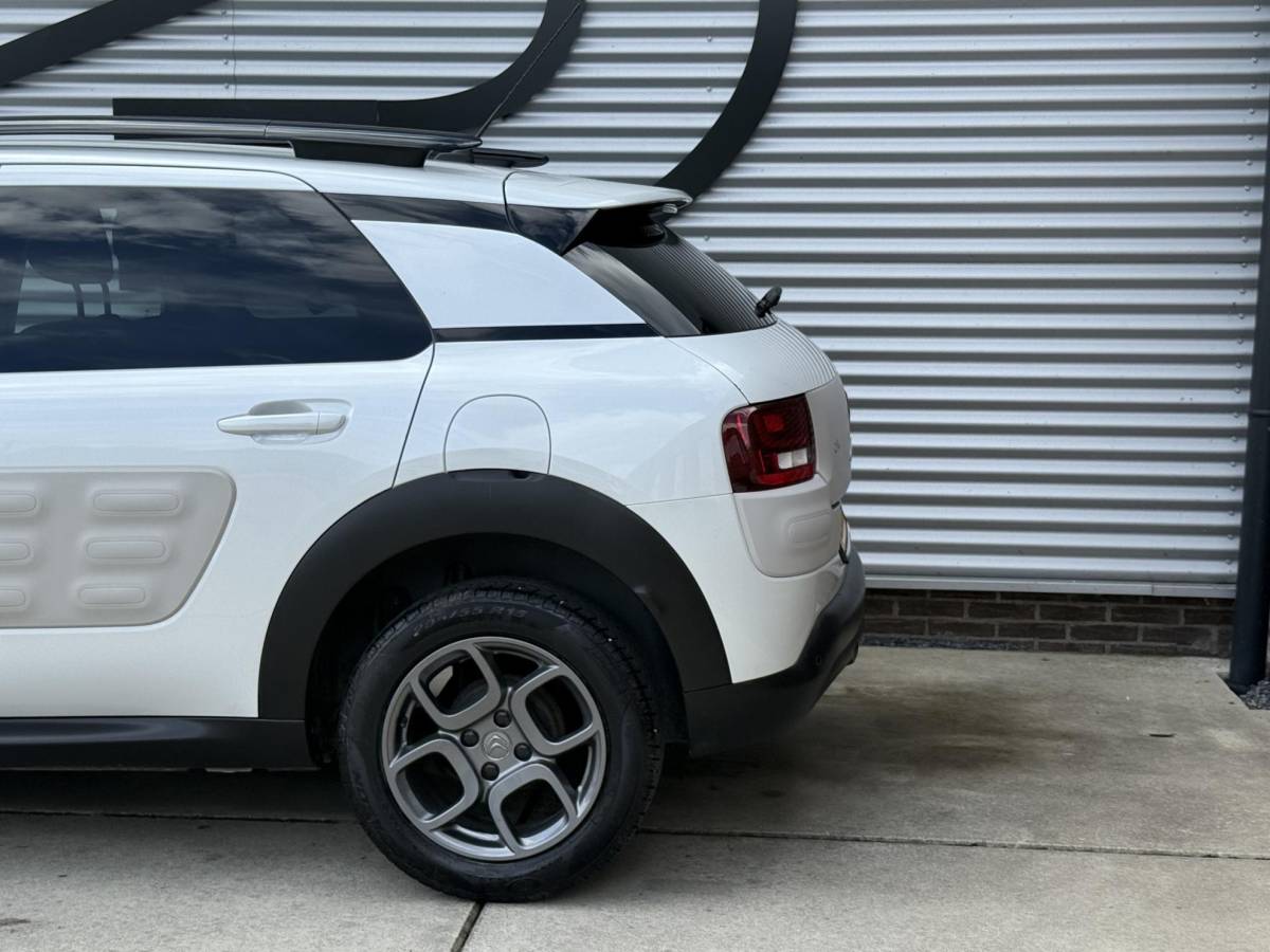 Citroën C4 Cactus Citroen C4 Cactus 1.2 PureTech Shine 1e Eigenaar|Camera|Cruise|PDC|Dealer onderhouden|Navi|Elek ramen|N.A.P|APK tot 01-2027