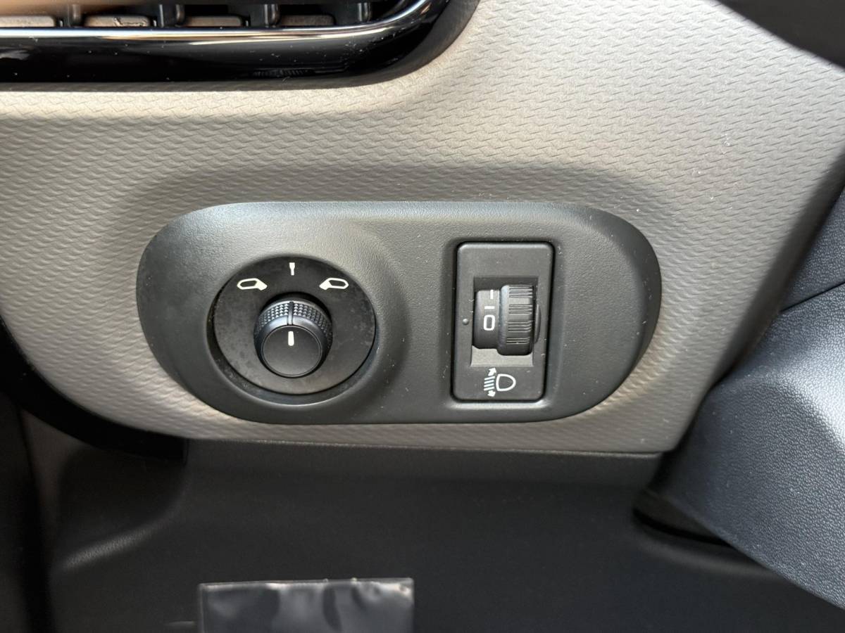 Citroën C4 Cactus Citroen C4 Cactus 1.2 PureTech Shine 1e Eigenaar|Camera|Cruise|PDC|Dealer onderhouden|Navi|Elek ramen|N.A.P|APK tot 01-2027