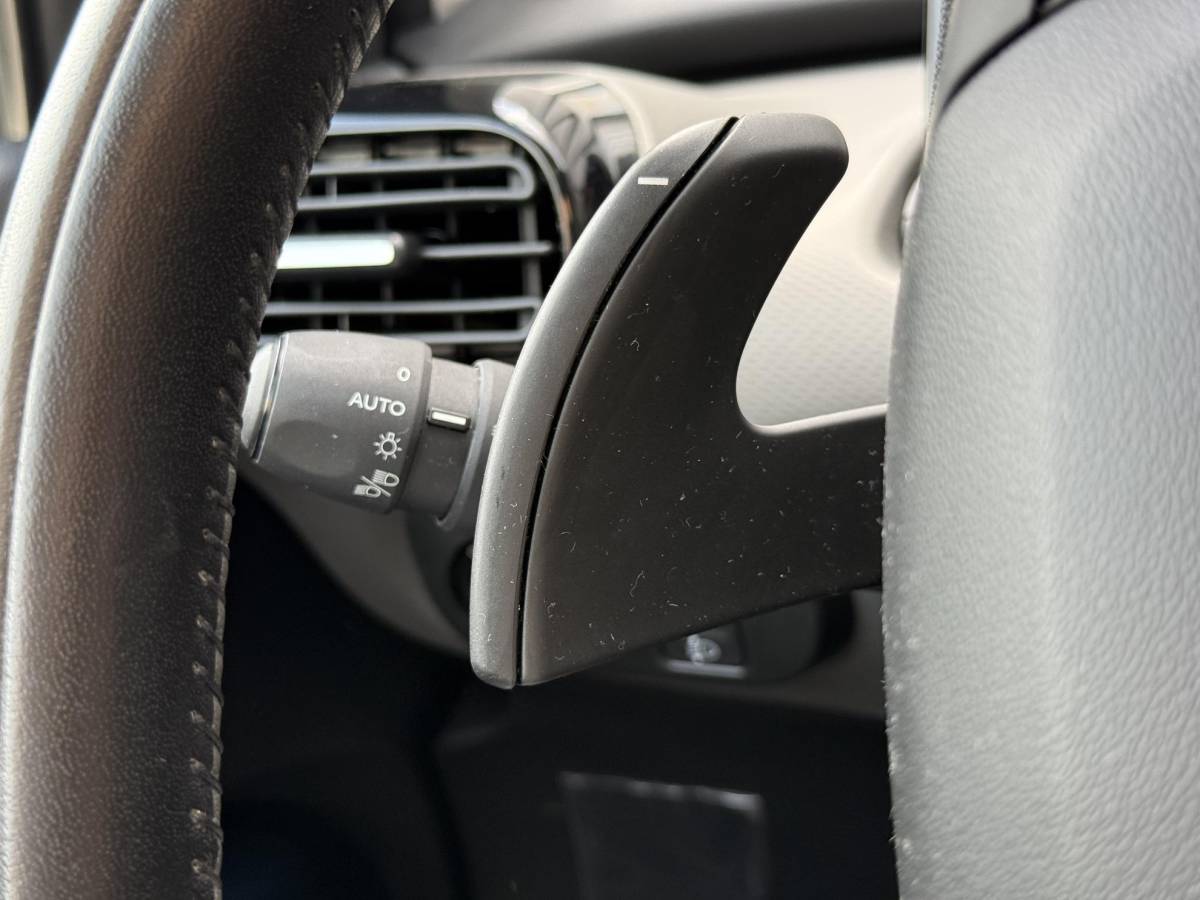 Citroën C4 Cactus Citroen C4 Cactus 1.2 PureTech Shine 1e Eigenaar|Camera|Cruise|PDC|Dealer onderhouden|Navi|Elek ramen|N.A.P|APK tot 01-2027