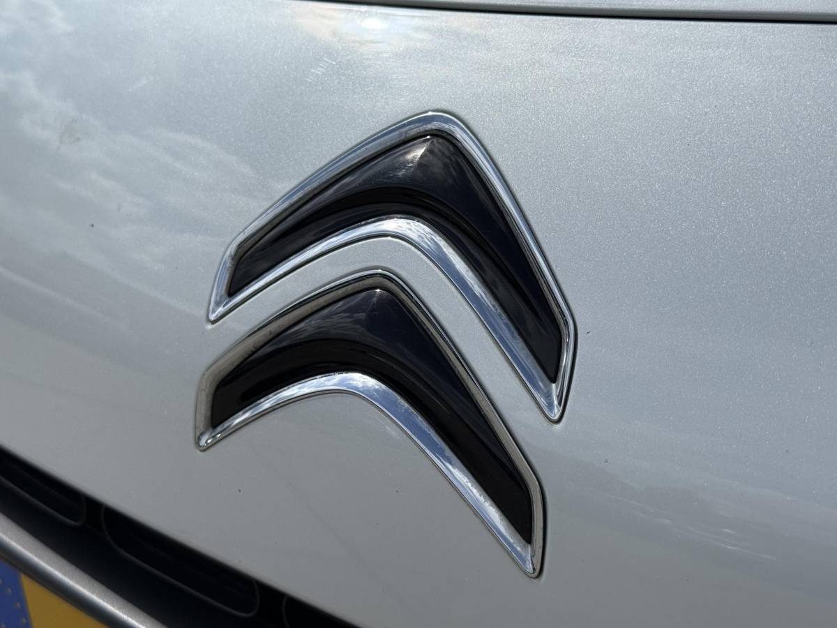 Citroën C4 Cactus Citroen C4 Cactus 1.2 PureTech Shine 1e Eigenaar|Camera|Cruise|PDC|Dealer onderhouden|Navi|Elek ramen|N.A.P|APK tot 01-2027