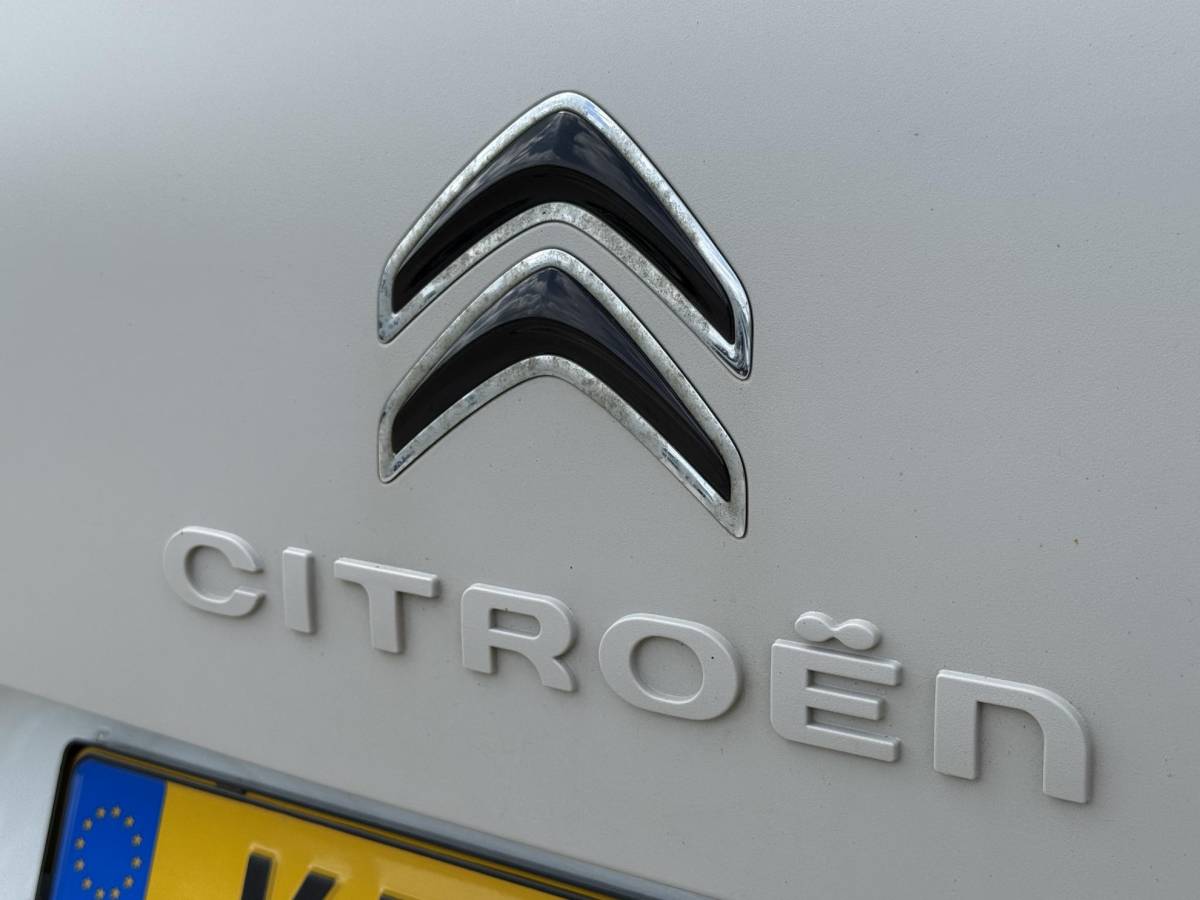 Citroën C4 Cactus Citroen C4 Cactus 1.2 PureTech Shine 1e Eigenaar|Camera|Cruise|PDC|Dealer onderhouden|Navi|Elek ramen|N.A.P|APK tot 01-2027