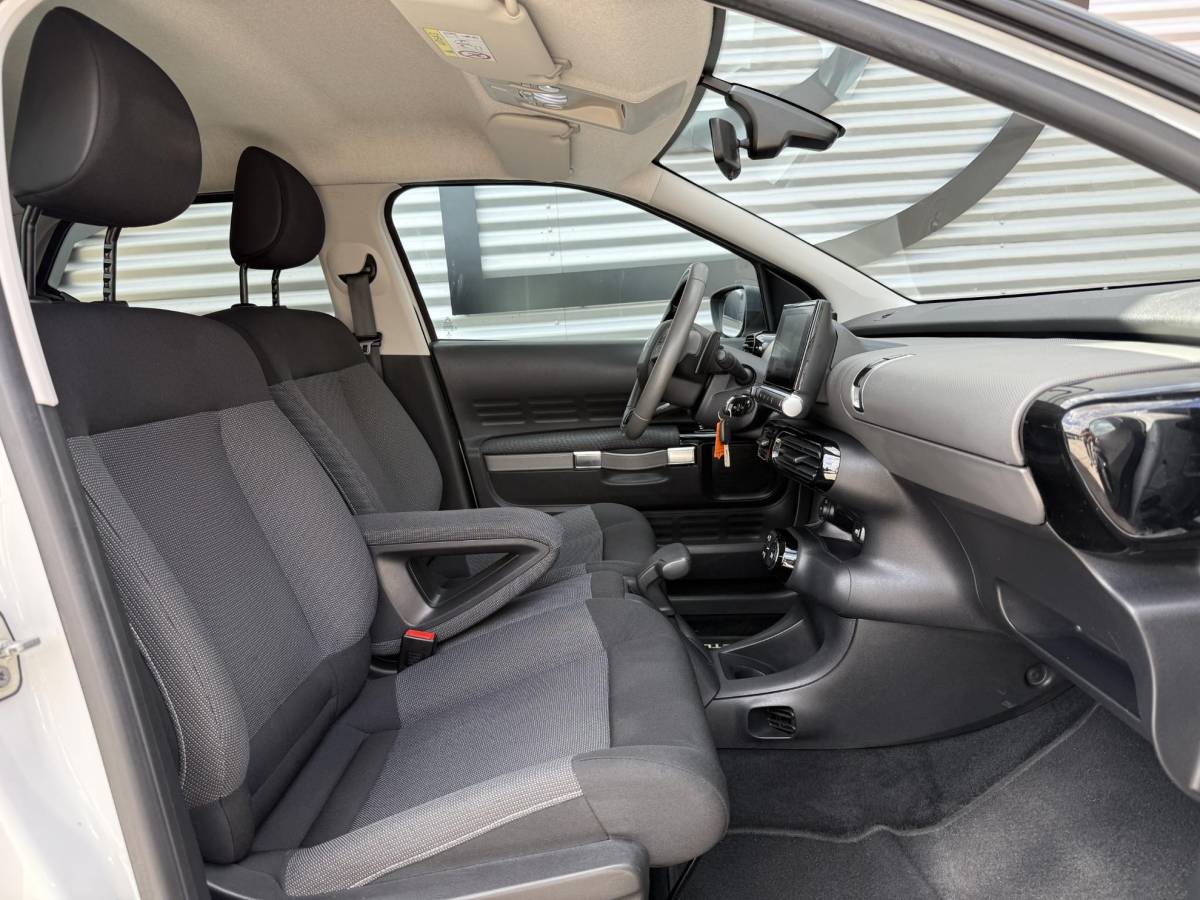 Citroën C4 Cactus Citroen C4 Cactus 1.2 PureTech Shine 1e Eigenaar|Camera|Cruise|PDC|Dealer onderhouden|Navi|Elek ramen|N.A.P|APK tot 01-2027
