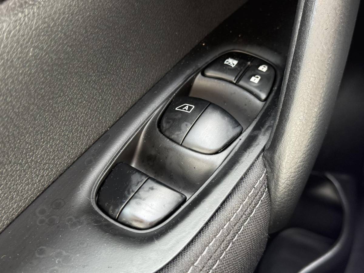Nissan QASHQAI Nissan Qashqai 1.2 Acenta 2e Eigenaar|Clima|Cruise|Trekhaak|PDC V+A|Dealer onderhouden|N.A.P|Nieuwe APK bij aflevering