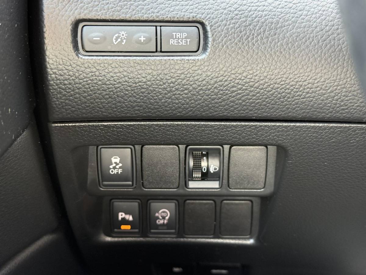 Nissan QASHQAI Nissan Qashqai 1.2 Acenta 2e Eigenaar|Clima|Cruise|Trekhaak|PDC V+A|Dealer onderhouden|N.A.P|Nieuwe APK bij aflevering