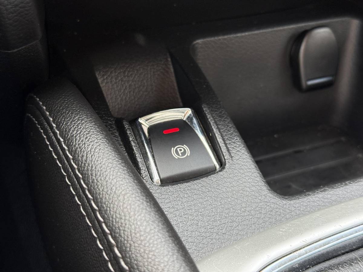 Nissan QASHQAI Nissan Qashqai 1.2 Acenta 2e Eigenaar|Clima|Cruise|Trekhaak|PDC V+A|Dealer onderhouden|N.A.P|Nieuwe APK bij aflevering