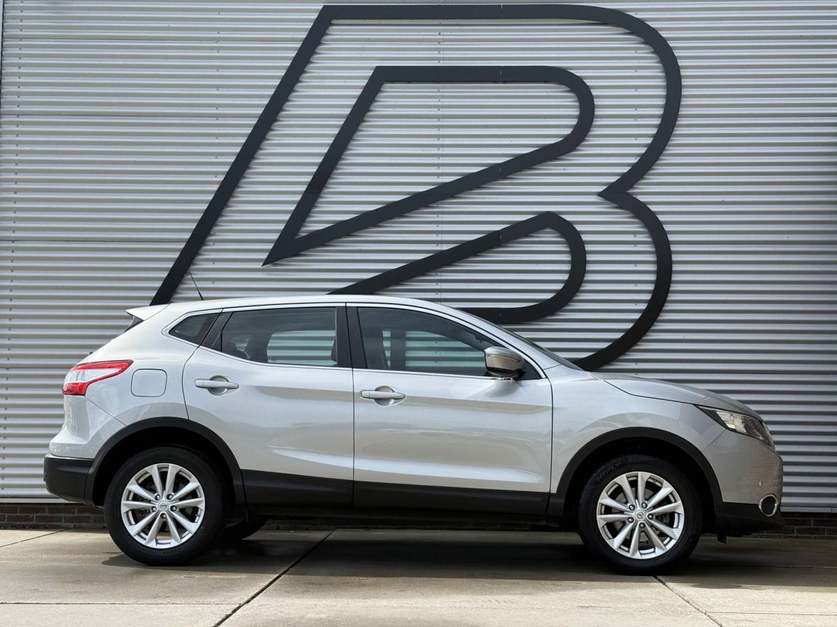 Nissan QASHQAI Nissan Qashqai 1.2 Acenta 2e Eigenaar|Clima|Cruise|Trekhaak|PDC V+A|Dealer onderhouden|N.A.P|Nieuwe APK bij aflevering