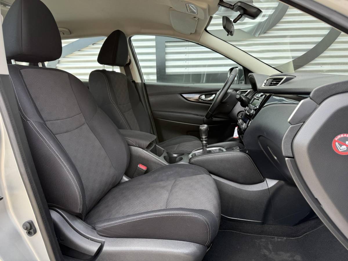 Nissan QASHQAI Nissan Qashqai 1.2 Acenta 2e Eigenaar|Clima|Cruise|Trekhaak|PDC V+A|Dealer onderhouden|N.A.P|Nieuwe APK bij aflevering