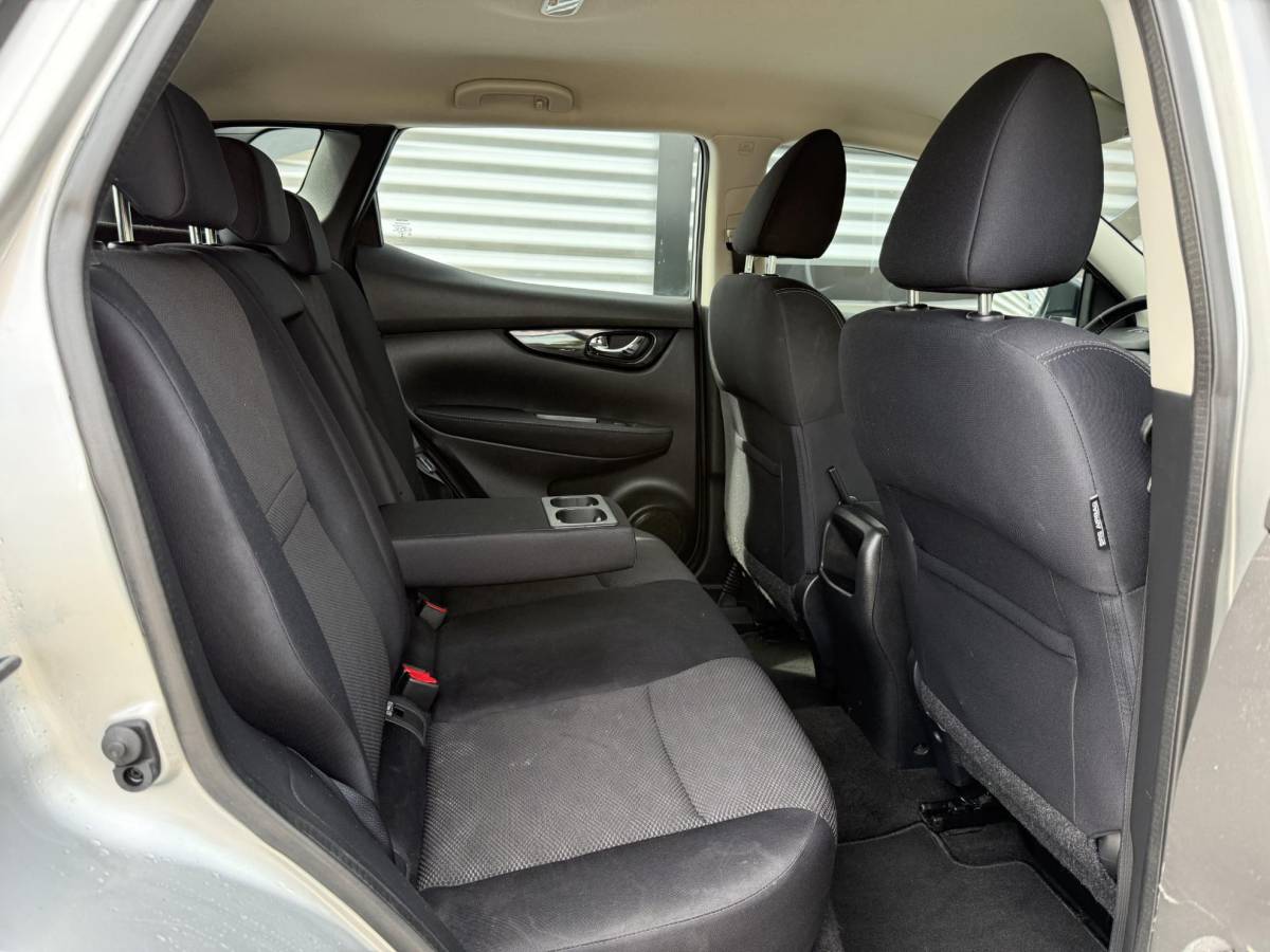 Nissan QASHQAI Nissan Qashqai 1.2 Acenta 2e Eigenaar|Clima|Cruise|Trekhaak|PDC V+A|Dealer onderhouden|N.A.P|Nieuwe APK bij aflevering