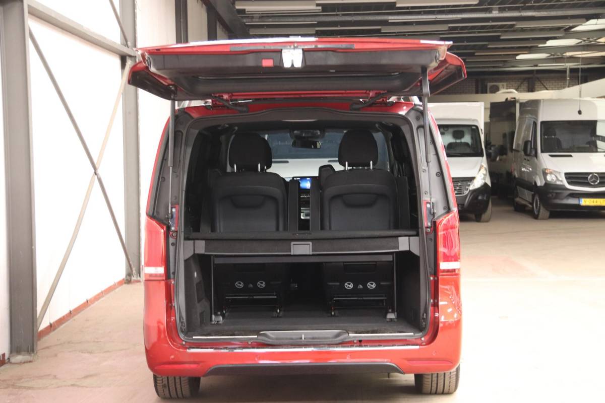 Mercedes-Benz EQV Mercedes-Benz EQV 300 L2 LANG 6 persoonsuitvoering Mercedes-Benz EQV 300 L2 6-persoonuitvoering