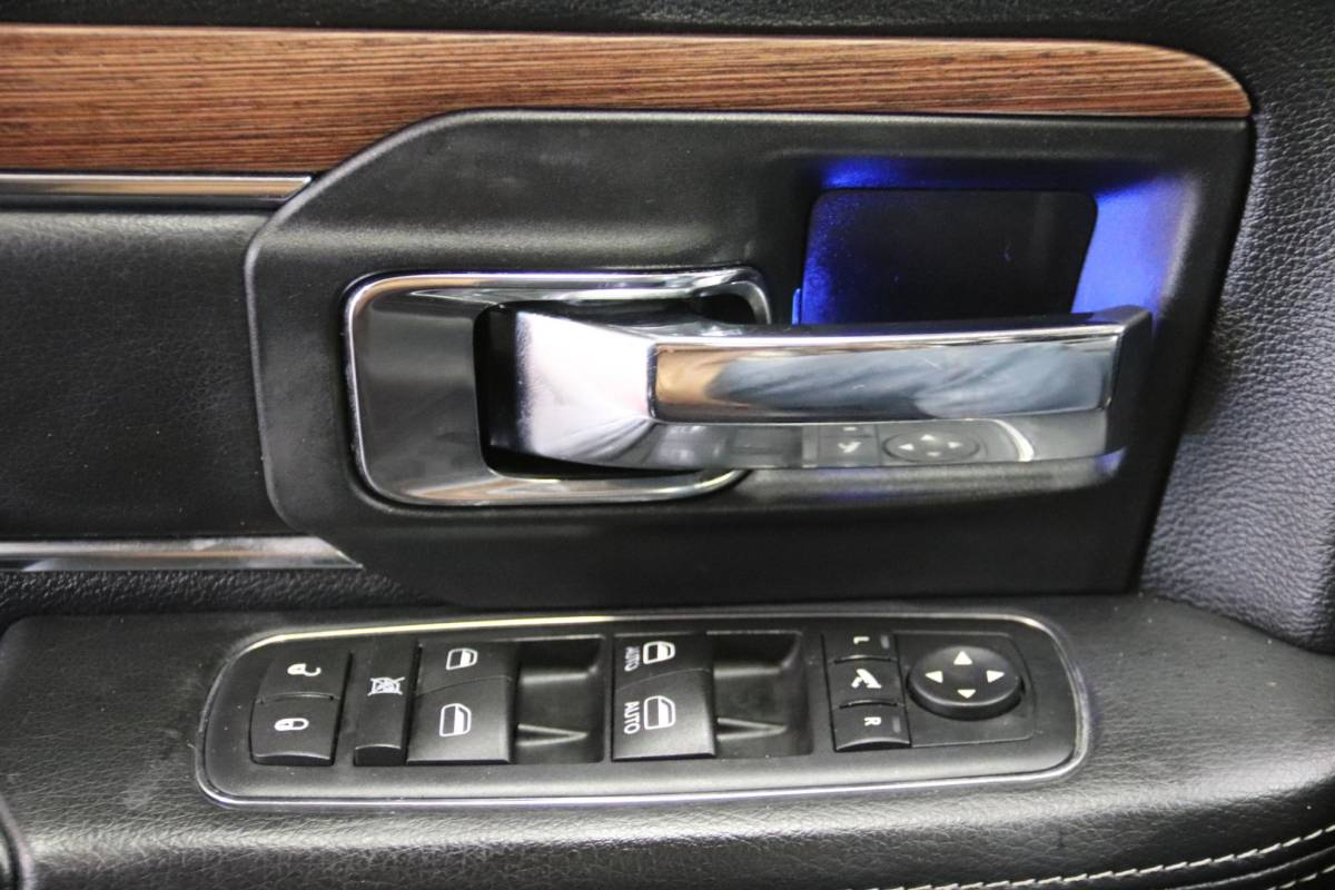 Dodge Ram 1500 Dodge Ram 1500 5.7 V8 crew cab 6.4 LPG INSTALLATIE Dodge Ram 1500 5.7 V8 crew cab 6.4 MET LPG INSTALLATIE