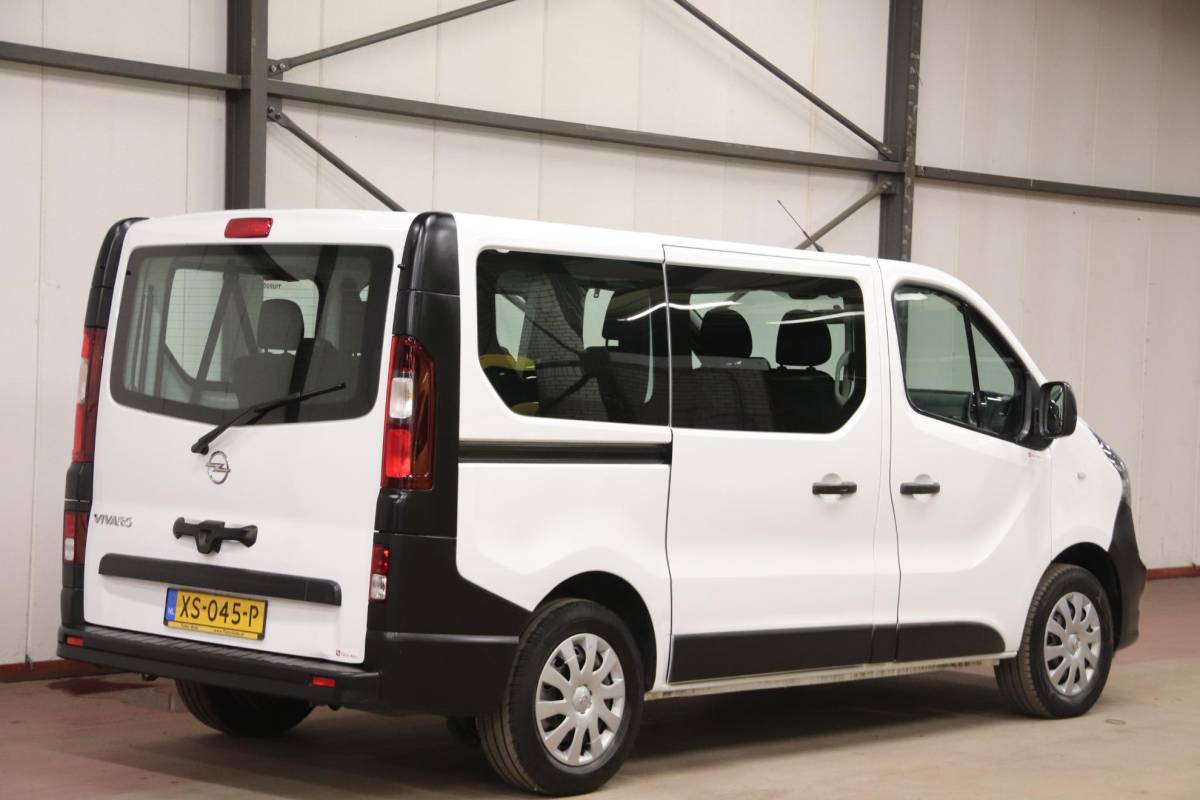 Opel Vivaro Opel Vivaro Combi 1.6 CDTI PERSONEN VERVOER 9 PERSOONS PERSONENBUS Opel Vivaro Combi 1.6 CDTI PERSONENVERVOER 9 PERSOONS PERSONENBUS