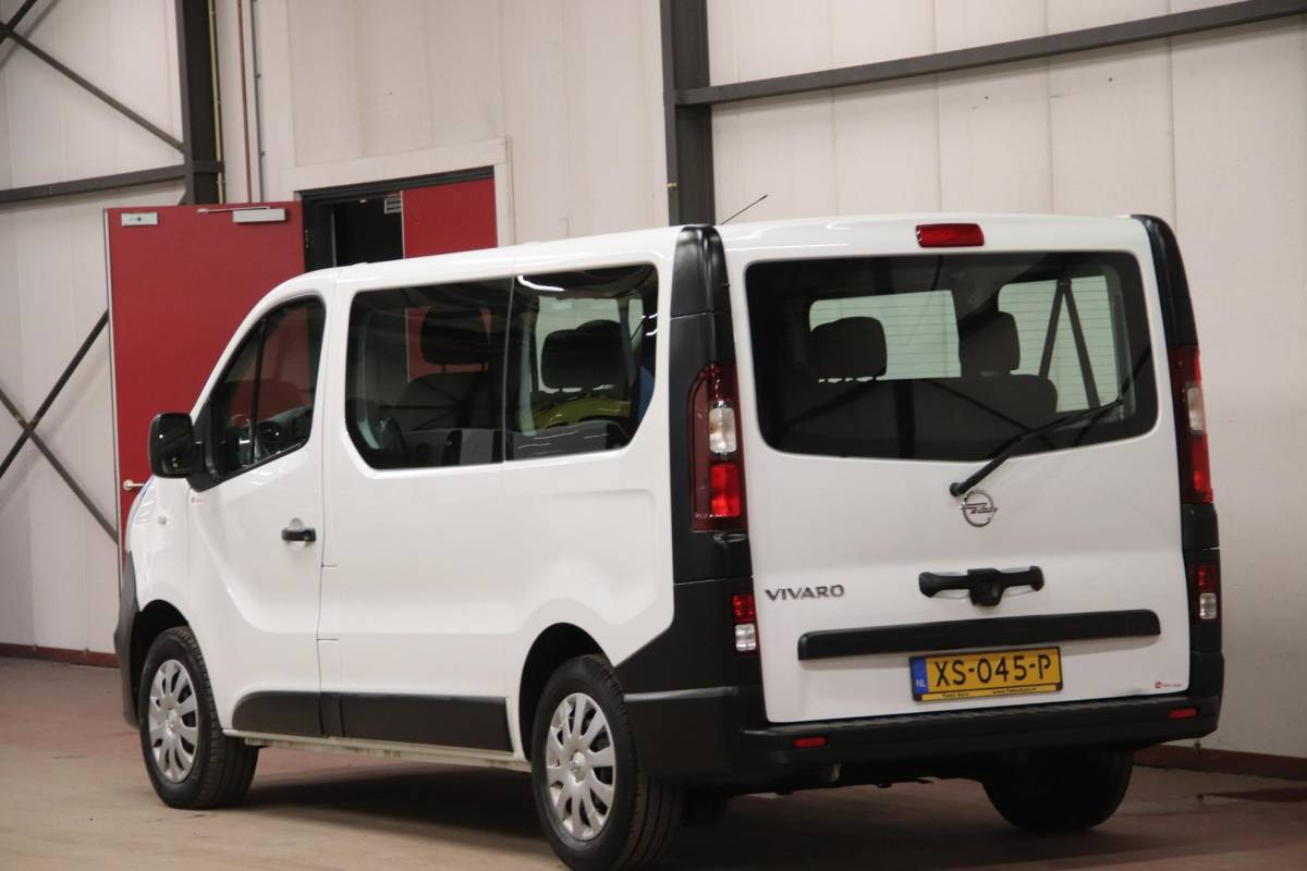 Opel Vivaro Opel Vivaro Combi 1.6 CDTI PERSONEN VERVOER 9 PERSOONS PERSONENBUS Opel Vivaro Combi 1.6 CDTI PERSONENVERVOER 9 PERSOONS PERSONENBUS