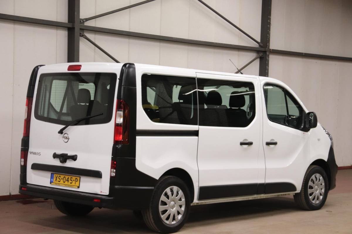 Opel Vivaro Opel Vivaro Combi 1.6 CDTI PERSONEN VERVOER 9 PERSOONS PERSONENBUS Opel Vivaro Combi 1.6 CDTI PERSONENVERVOER 9 PERSOONS PERSONENBUS