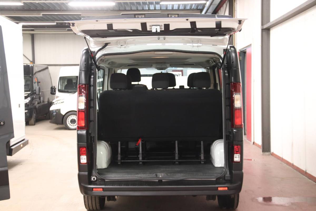 Opel Vivaro Opel Vivaro Combi 1.6 CDTI PERSONEN VERVOER 9 PERSOONS PERSONENBUS Opel Vivaro Combi 1.6 CDTI PERSONENVERVOER 9 PERSOONS PERSONENBUS