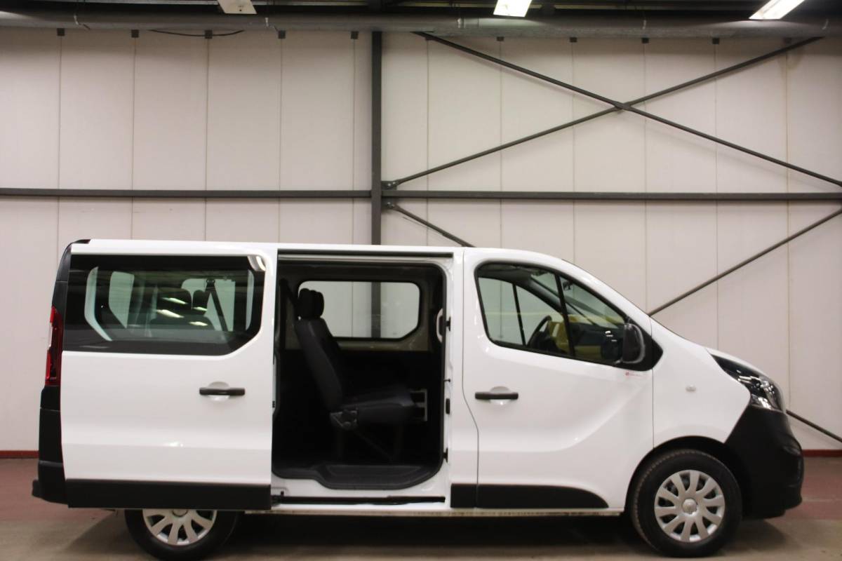 Opel Vivaro Opel Vivaro Combi 1.6 CDTI PERSONEN VERVOER 9 PERSOONS PERSONENBUS Opel Vivaro Combi 1.6 CDTI PERSONENVERVOER 9 PERSOONS PERSONENBUS