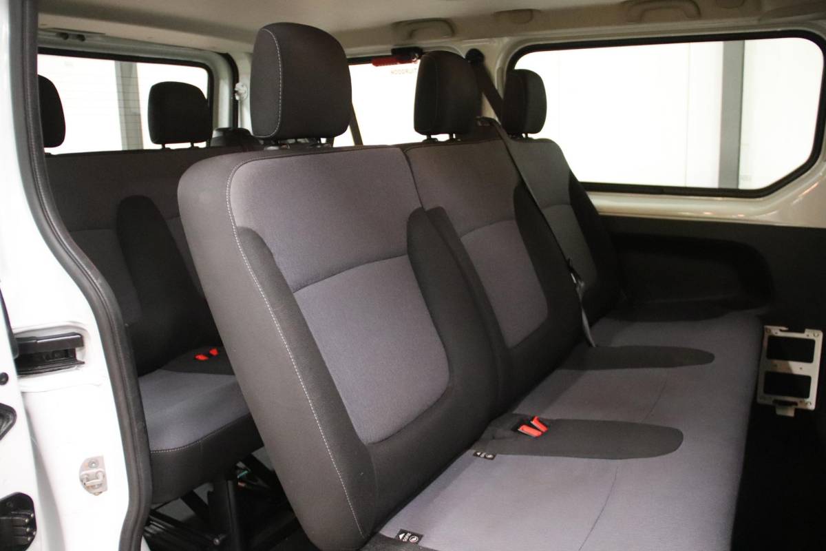 Opel Vivaro Opel Vivaro Combi 1.6 CDTI PERSONEN VERVOER 9 PERSOONS PERSONENBUS Opel Vivaro Combi 1.6 CDTI PERSONENVERVOER 9 PERSOONS PERSONENBUS