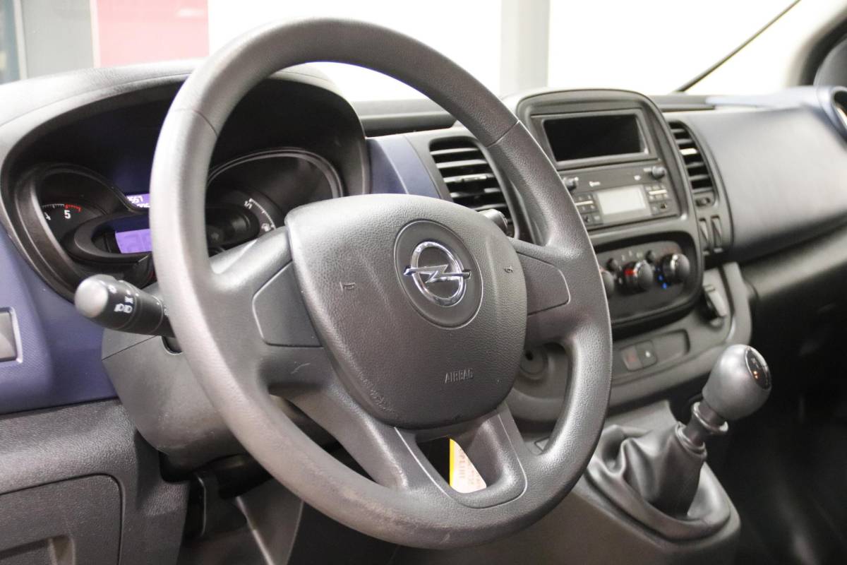 Opel Vivaro Opel Vivaro Combi 1.6 CDTI PERSONEN VERVOER 9 PERSOONS PERSONENBUS Opel Vivaro Combi 1.6 CDTI PERSONENVERVOER 9 PERSOONS PERSONENBUS
