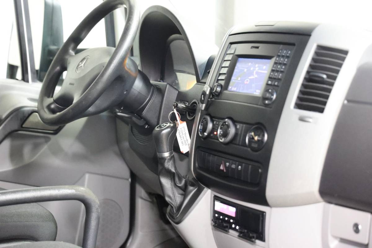Mercedes-Benz Sprinter Mercedes-Benz Sprinter 514 2.2 CDI BAKWAGEN MET LAADKLEP ZIJDEUR