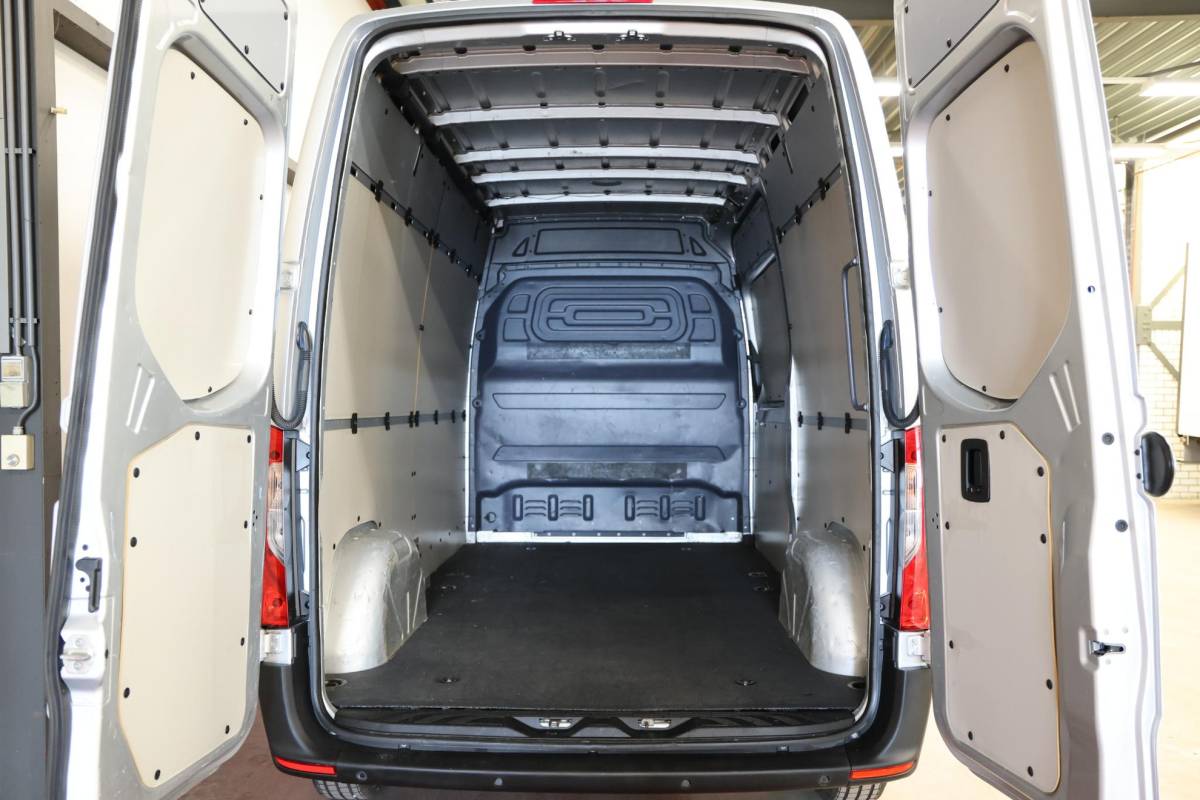 Mercedes-Benz Sprinter Mercedes-Benz Sprinter 1.9 CDI 150PK L2H2 AUTOMAAT