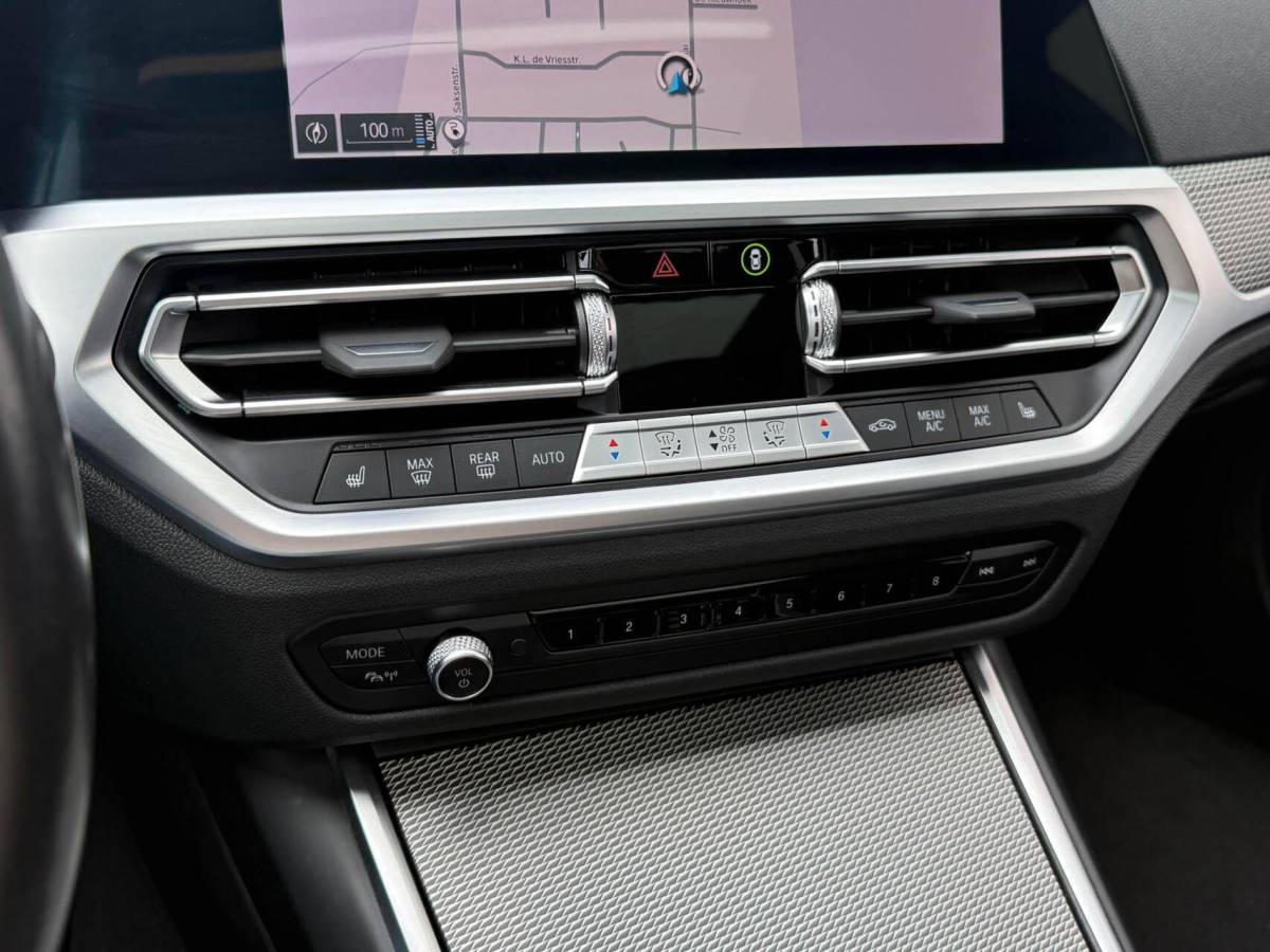 BMW 3 Serie BMW 3-serie Touring 330e M-Sport High Executive | Panoramadak | Drive Assist Prof | Head up | Trekhaak
