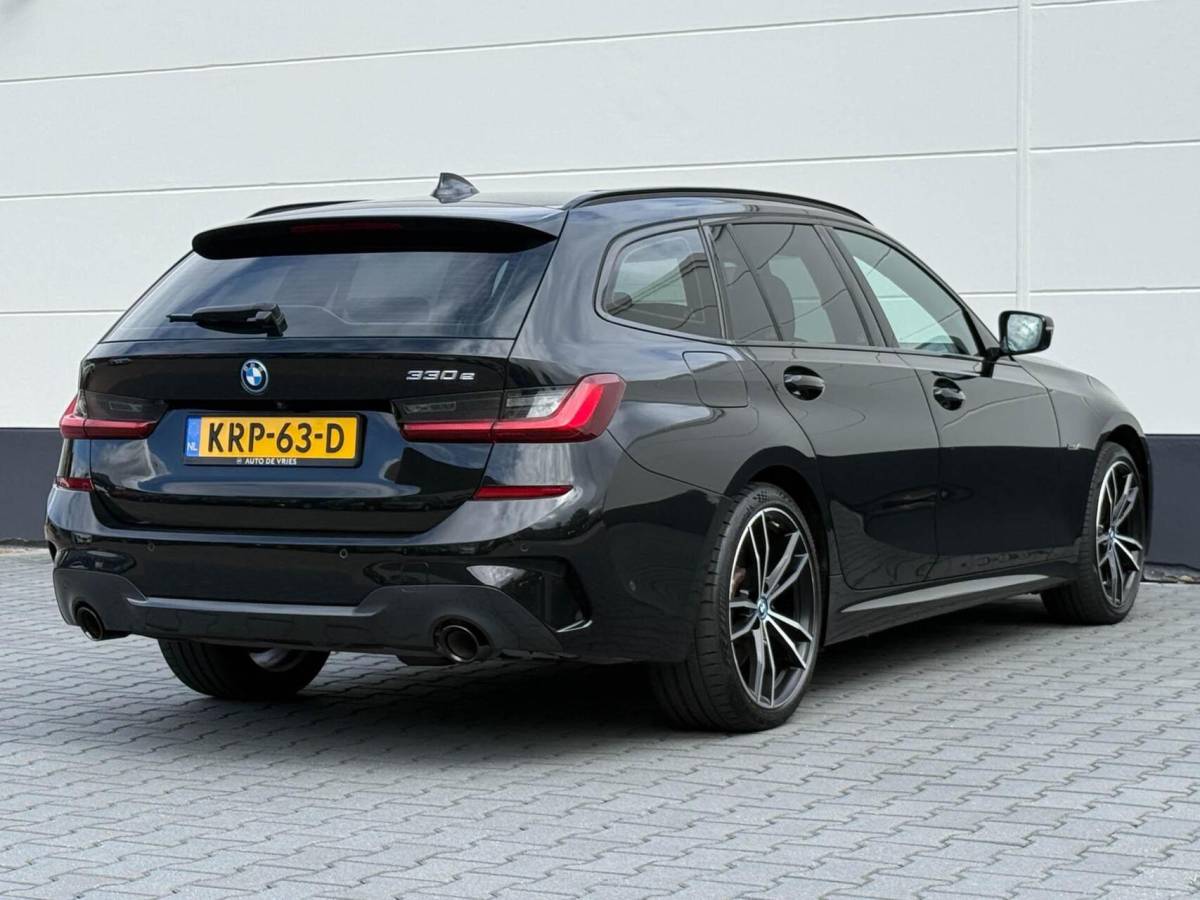 BMW 3 Serie BMW 3-serie Touring 330e M-Sport High Executive | Panoramadak | Drive Assist Prof | Head up | Trekhaak
