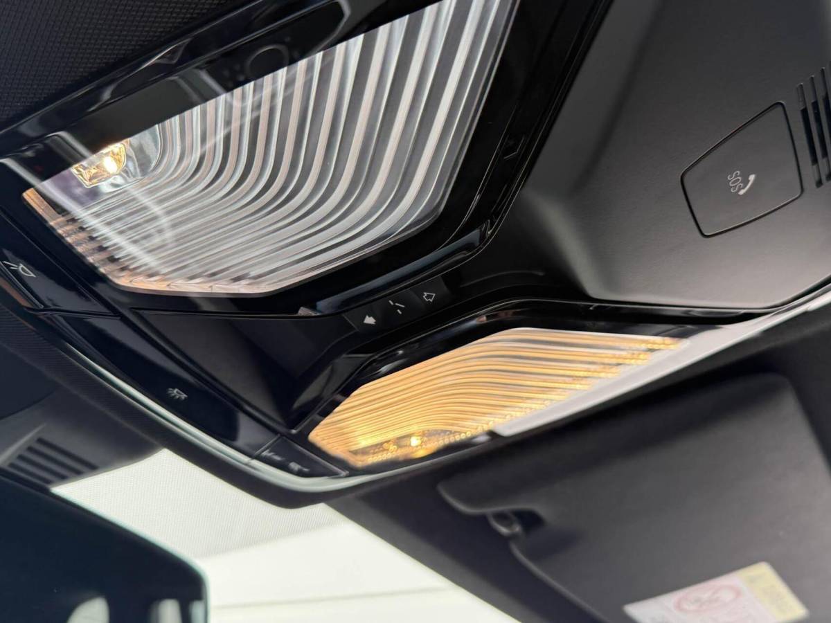 BMW 3 Serie BMW 3-serie Touring 330e M-Sport High Executive | Panoramadak | Drive Assist Prof | Head up | Trekhaak