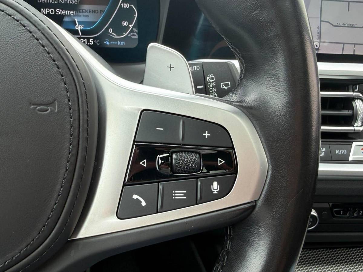 BMW 3 Serie BMW 3-serie Touring 330e M-Sport High Executive | Panoramadak | Drive Assist Prof | Head up | Trekhaak