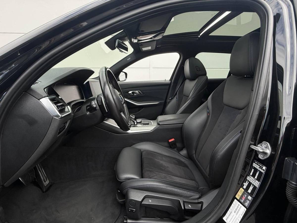 BMW 3 Serie BMW 3-serie Touring 330e M-Sport High Executive | Panoramadak | Drive Assist Prof | Head up | Trekhaak