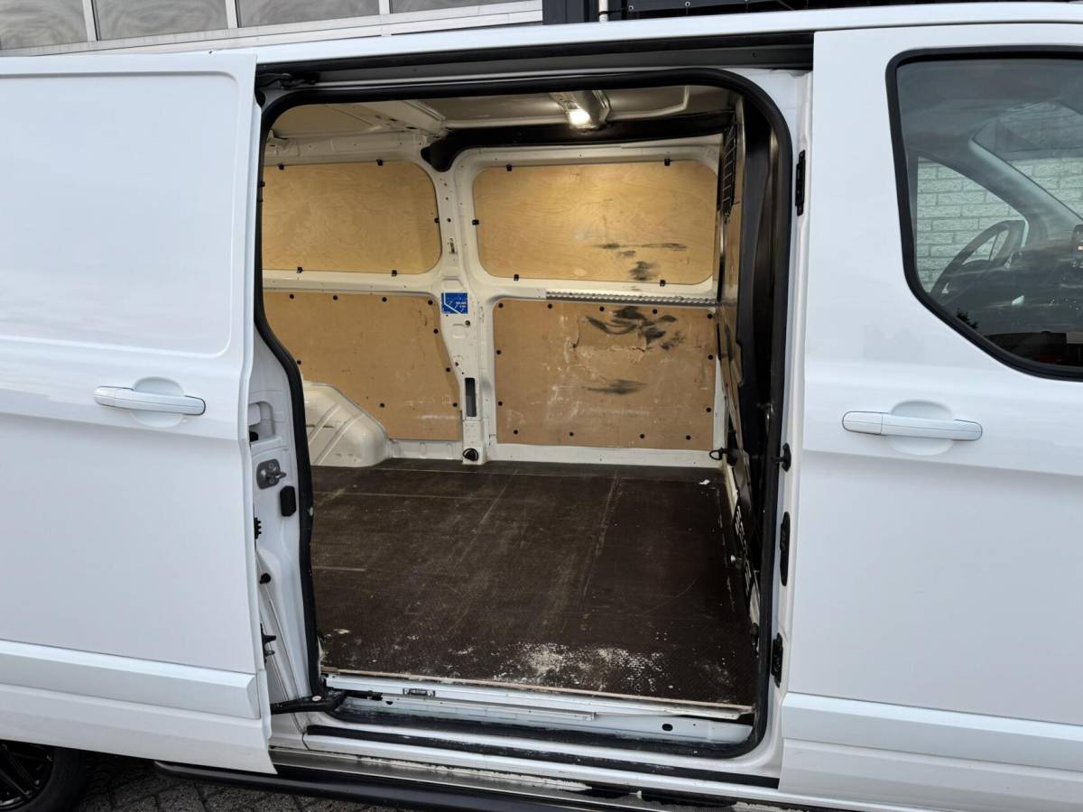 Ford Transit Custom Ford Transit Custom 320 2.0 TDCI 129pk Limited Trekhaak/Camera/Cruise/LED17″