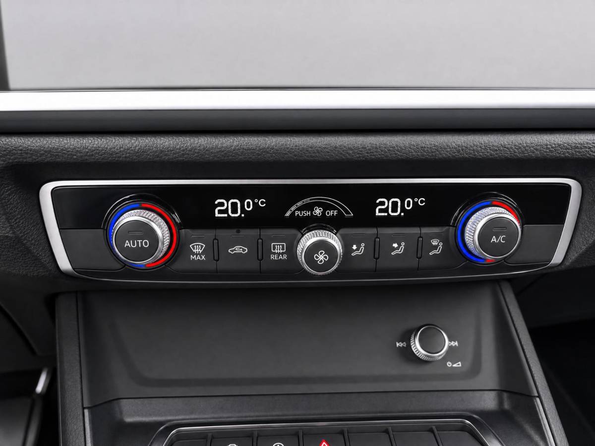 Audi Q3 Audi Q3 35 TFSI 150pk S edition · Apple/Android Car Play · 20” Lichtmetalen Velgen · Elek. inklapbare buitenspiegels · Audi Sound · Virtual Cockpit · Garantie t/m 16-01-2027 of 100.000km