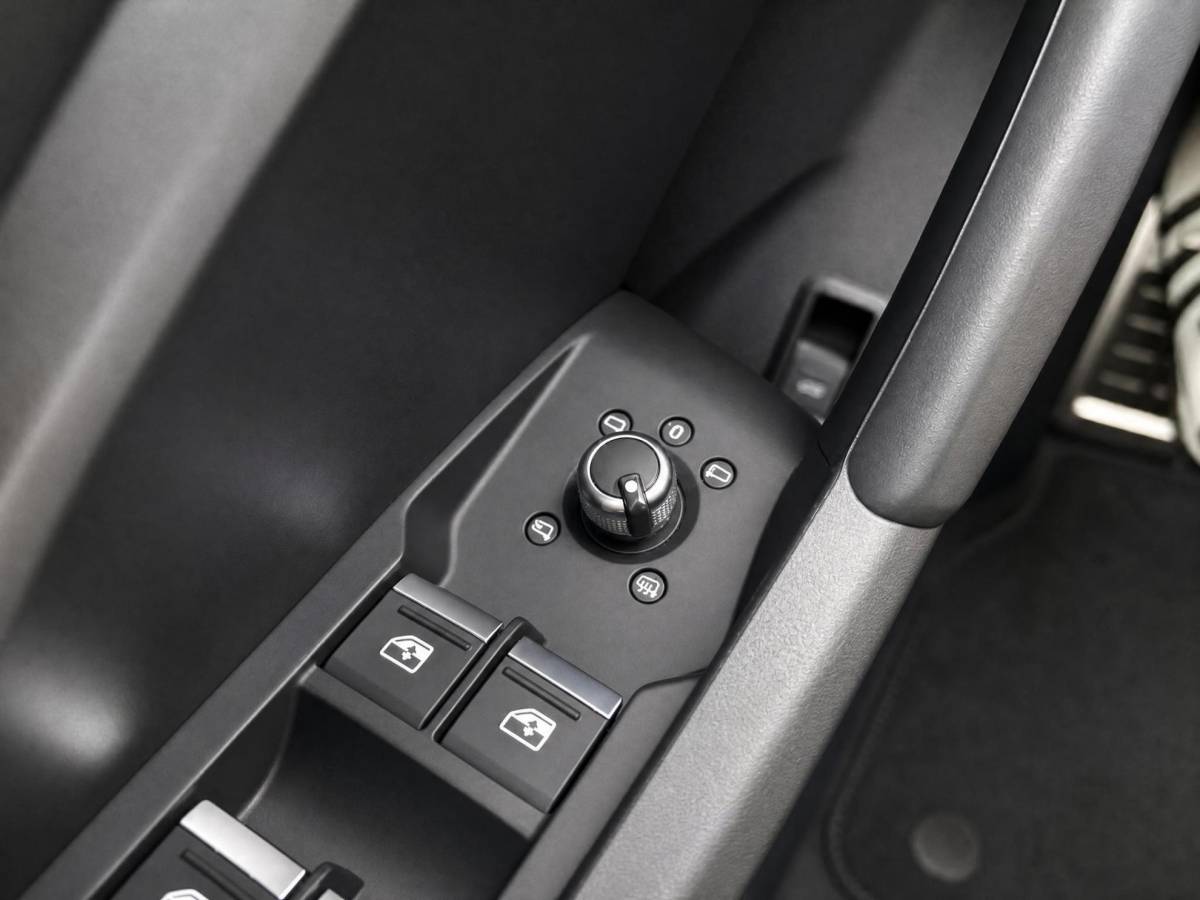 Audi Q3 Audi Q3 35 TFSI 150pk S edition · Apple/Android Car Play · 20” Lichtmetalen Velgen · Elek. inklapbare buitenspiegels · Audi Sound · Virtual Cockpit · Garantie t/m 16-01-2027 of 100.000km