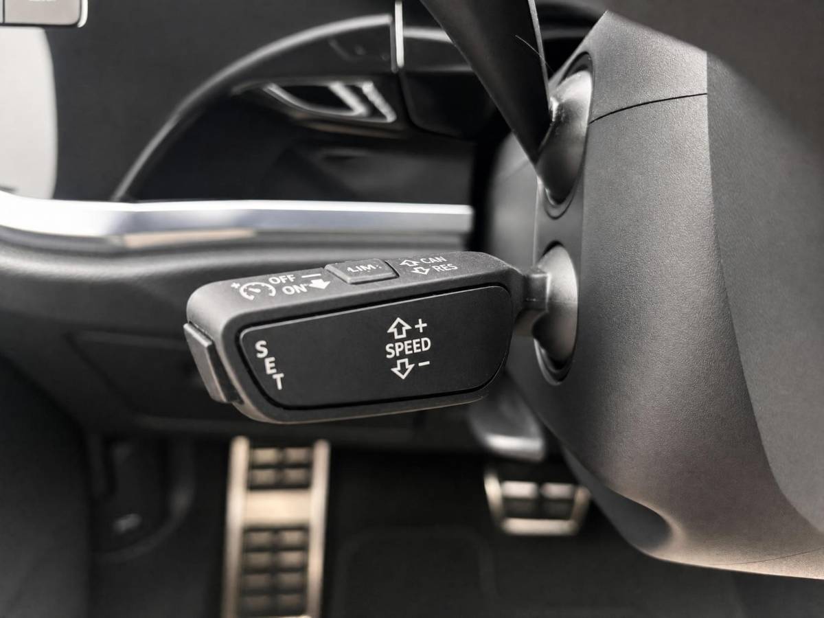 Audi Q3 Audi Q3 35 TFSI 150pk S edition · Apple/Android Car Play · 20” Lichtmetalen Velgen · Elek. inklapbare buitenspiegels · Audi Sound · Virtual Cockpit · Garantie t/m 16-01-2027 of 100.000km