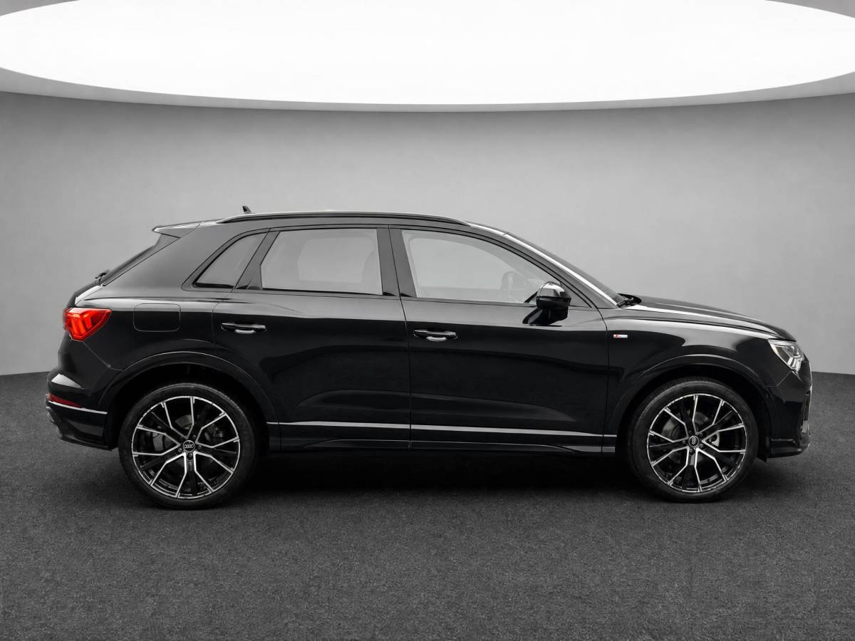 Audi Q3 Audi Q3 35 TFSI 150pk S edition · Apple/Android Car Play · 20” Lichtmetalen Velgen · Elek. inklapbare buitenspiegels · Audi Sound · Virtual Cockpit · Garantie t/m 16-01-2027 of 100.000km