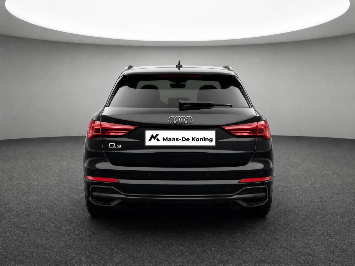 Audi Q3 Audi Q3 35 TFSI 150pk S edition · Apple/Android Car Play · 20” Lichtmetalen Velgen · Elek. inklapbare buitenspiegels · Audi Sound · Virtual Cockpit · Garantie t/m 16-01-2027 of 100.000km