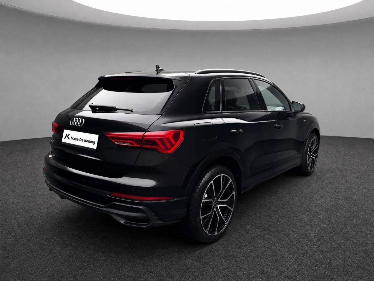 Audi Q3 Audi Q3 35 TFSI 150pk S edition · Apple/Android Car Play · 20” Lichtmetalen Velgen · Elek. inklapbare buitenspiegels · Audi Sound · Virtual Cockpit · Garantie t/m 16-01-2027 of 100.000km