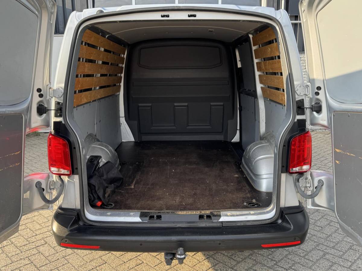 Volkswagen Transporter Volkswagen Transporter 2.0 TDI 110pk 26 Comfortline Trekhaak/Cruise/PDC/Airco