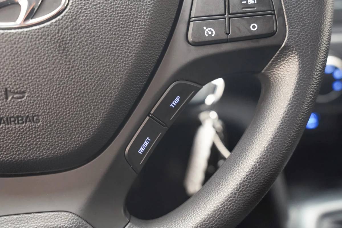 Hyundai i10 Hyundai i10 1.0i Comfort 5 deurs [ Airco Multi functioneel stuurwiel ]