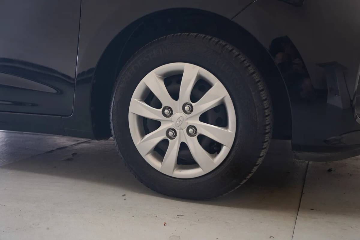 Hyundai i10 Hyundai i10 1.0i Comfort 5 deurs [ Airco Multi functioneel stuurwiel ]