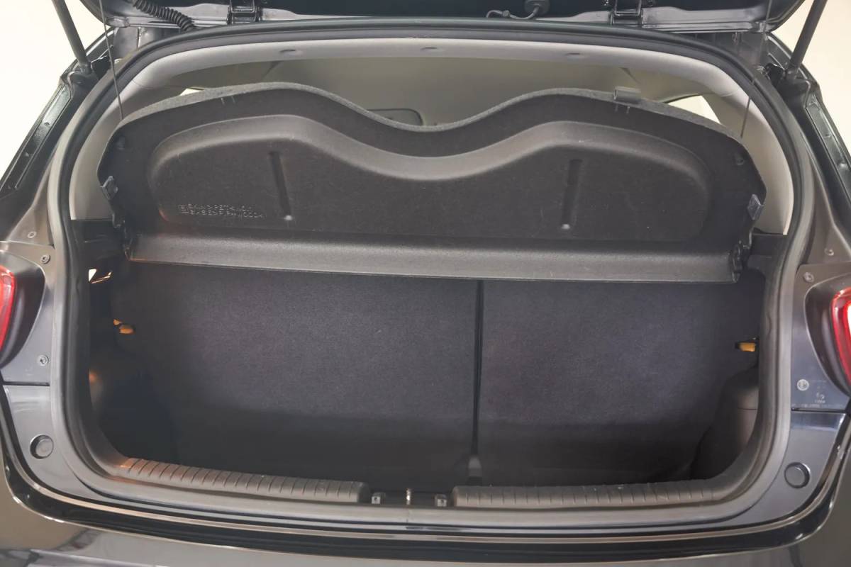 Hyundai i10 Hyundai i10 1.0i Comfort 5 deurs [ Airco Multi functioneel stuurwiel ]