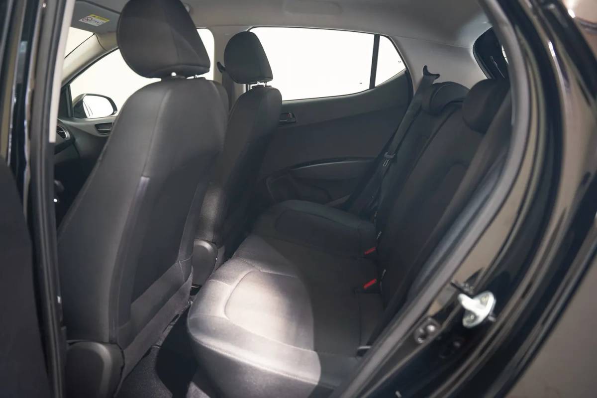 Hyundai i10 Hyundai i10 1.0i Comfort 5 deurs [ Airco Multi functioneel stuurwiel ]
