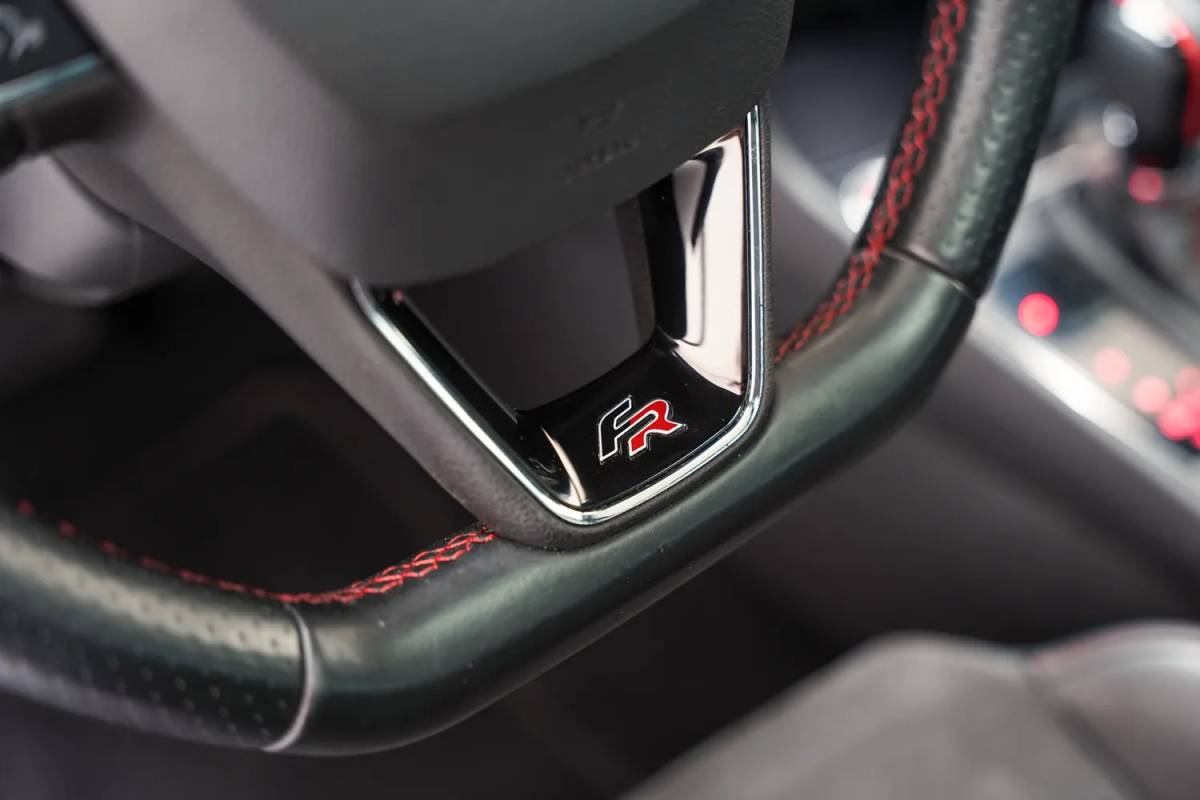 SEAT Leon Seat Leon 1.4 EcoTSI FR Aut Business Intense [ Panoramadak Beats Adapt cruise Carplay  ]