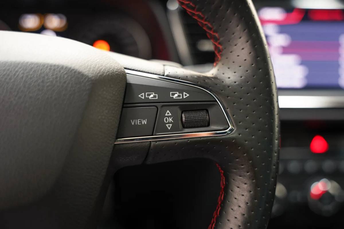 SEAT Leon Seat Leon 1.4 EcoTSI FR Aut Business Intense [ Panoramadak Beats Adapt cruise Carplay  ]