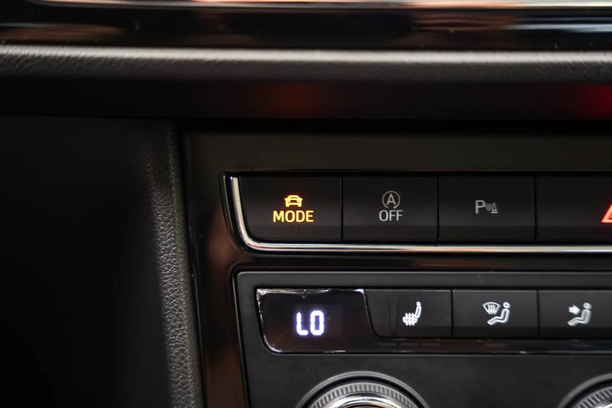 SEAT Leon Seat Leon 1.4 EcoTSI FR Aut Business Intense [ Panoramadak Beats Adapt cruise Carplay  ]